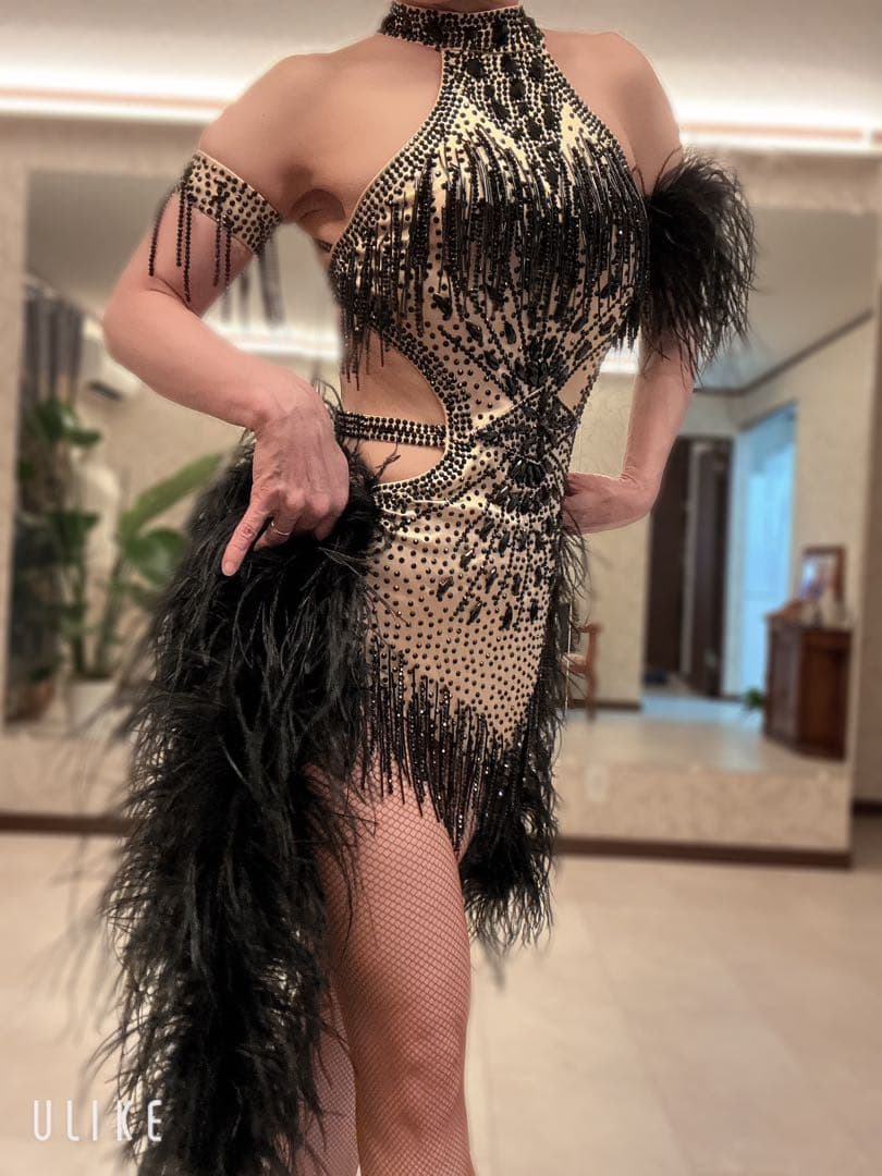 セール品‼️社交ダンス　サンバ　オーストリッチフェザー　ゴールド✖️ブラック　M