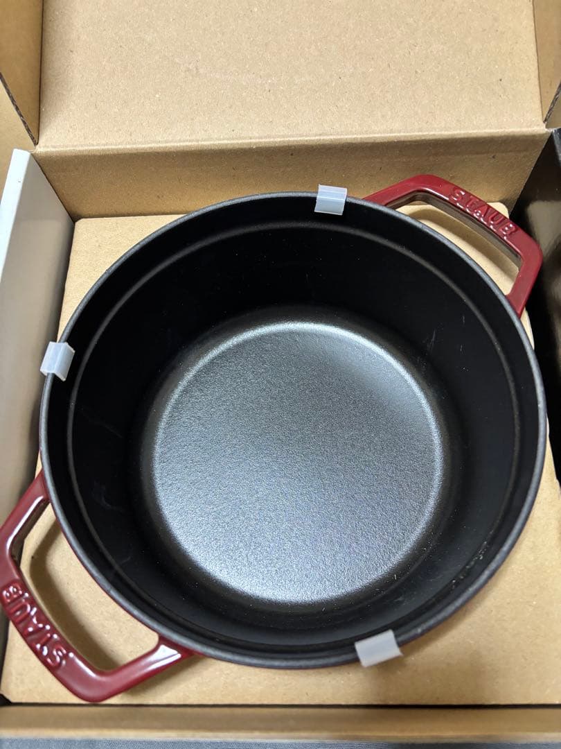 新品未使用品　ストウブ　ピコ・ココット ラウンド 22cm ボルドー