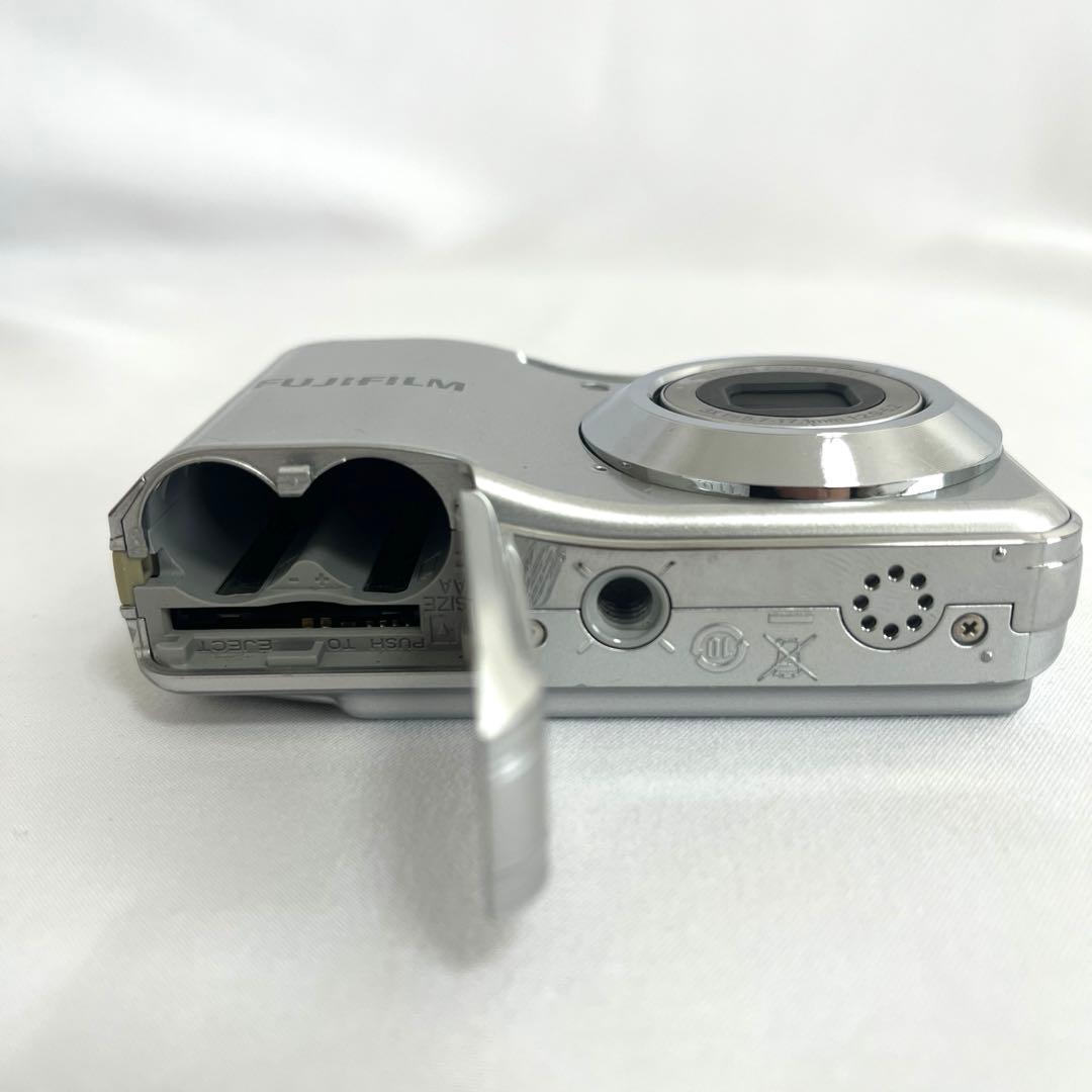 FUJIFILM FinePix AV100 単3電池駆動