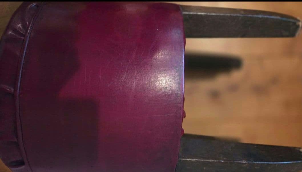 ☆アンティーク/レザー製バーガンディ円形スツール☆