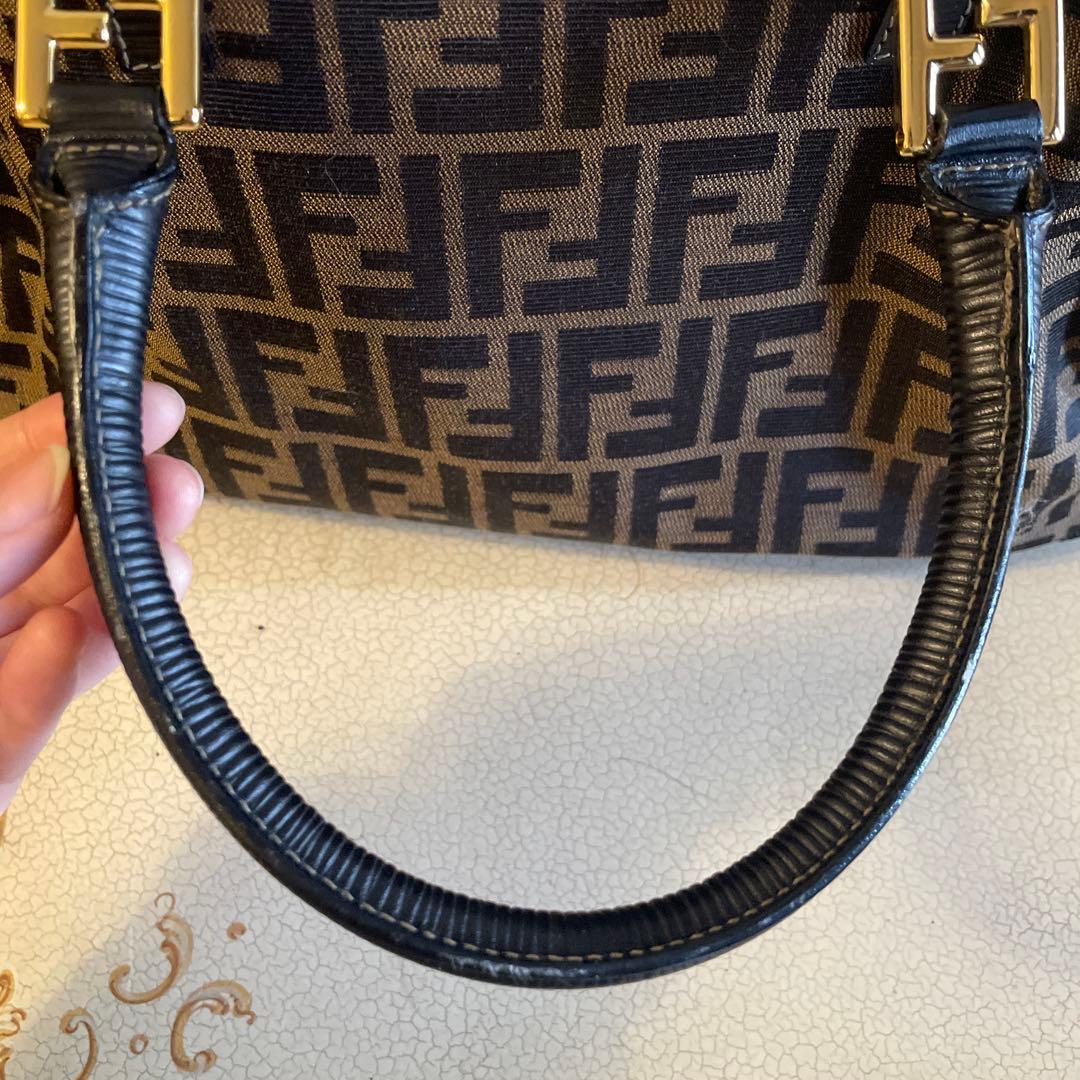 2/4までの出品！フェンディ　ズッカ柄ハンドバッグ