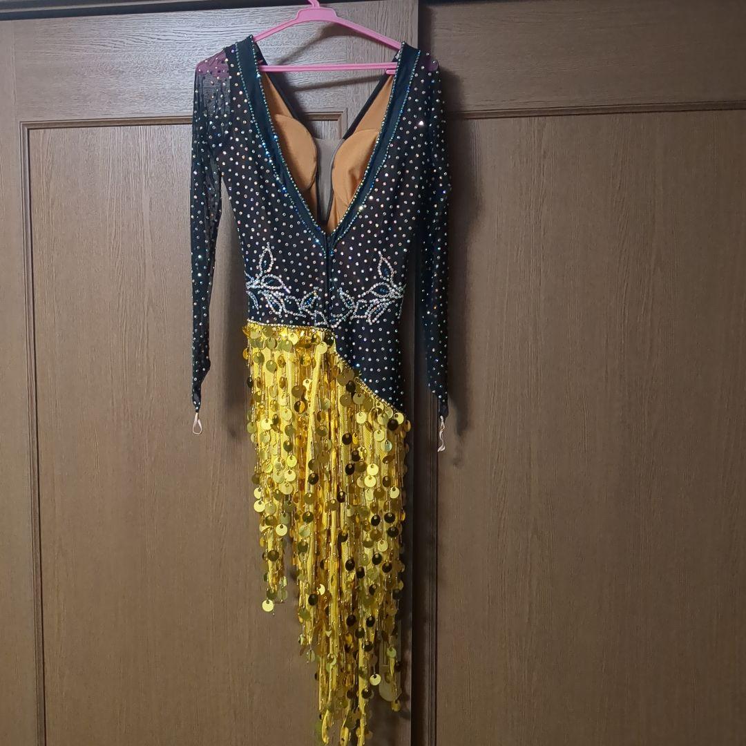 社交ダンスドレス 黒と金 ビーズ装飾