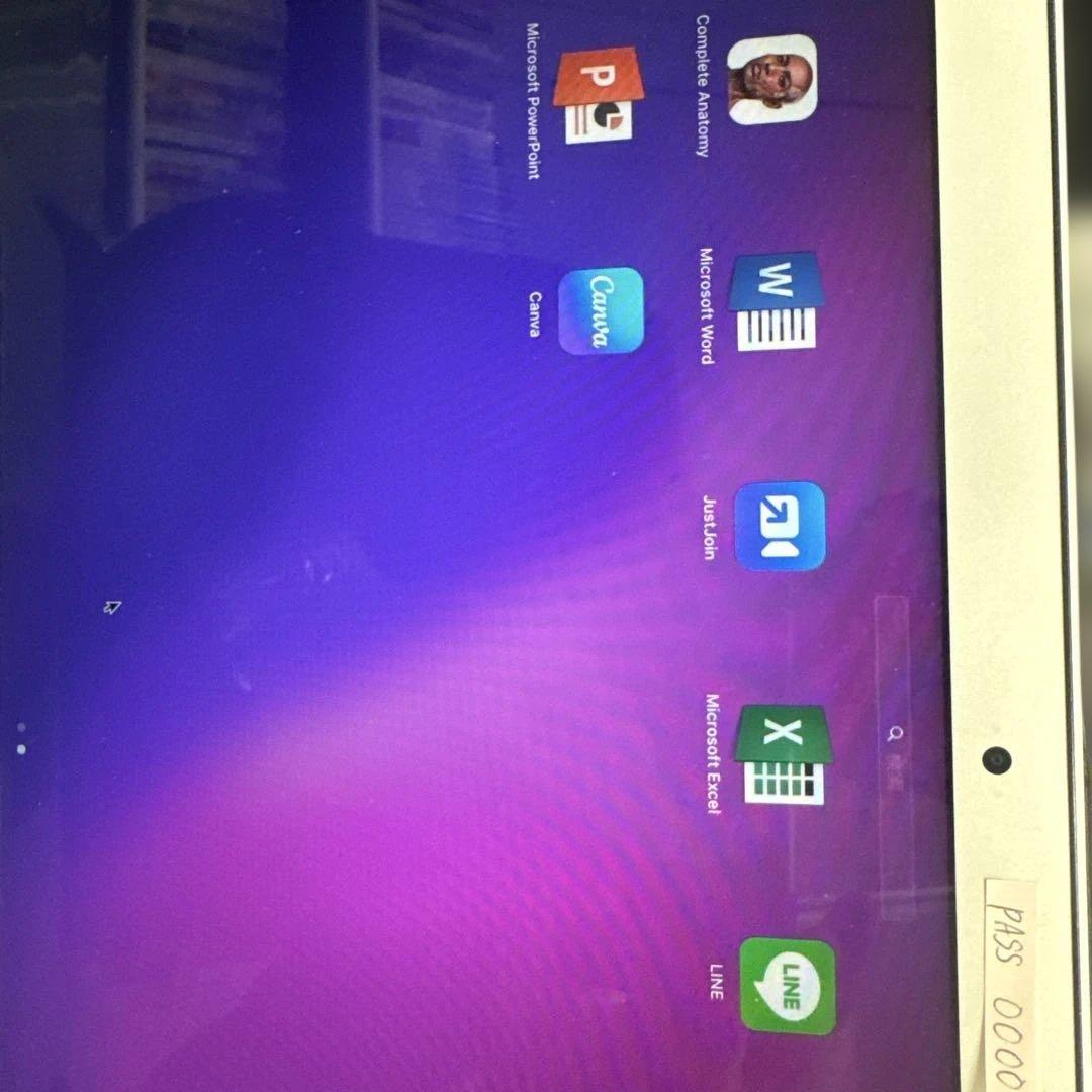 MacBook Air 本体と充電器、おまけケース、A1466