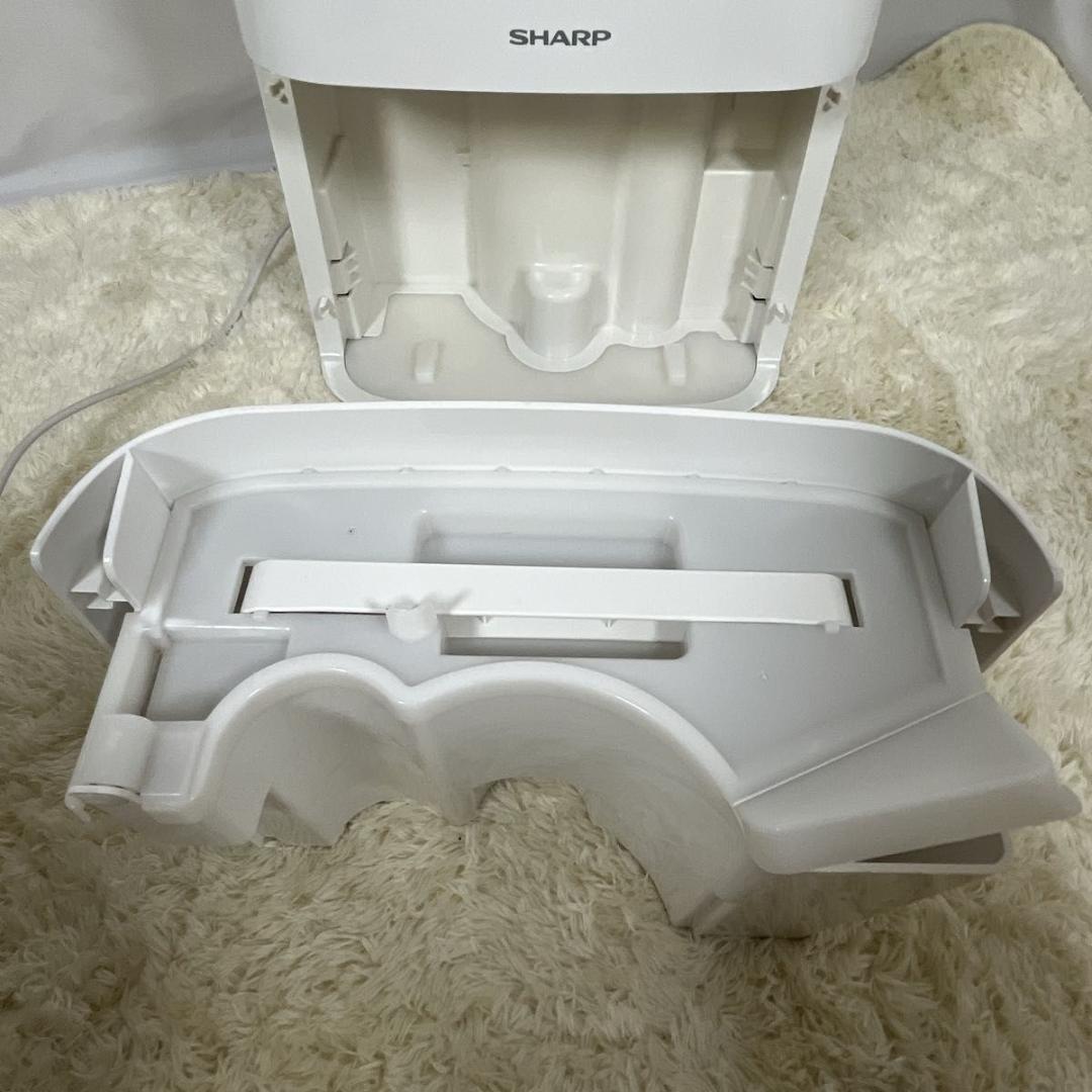 ✨部屋干し除湿✨ シャープ　除湿機　衣類乾燥　CV-H71-W 2018年製