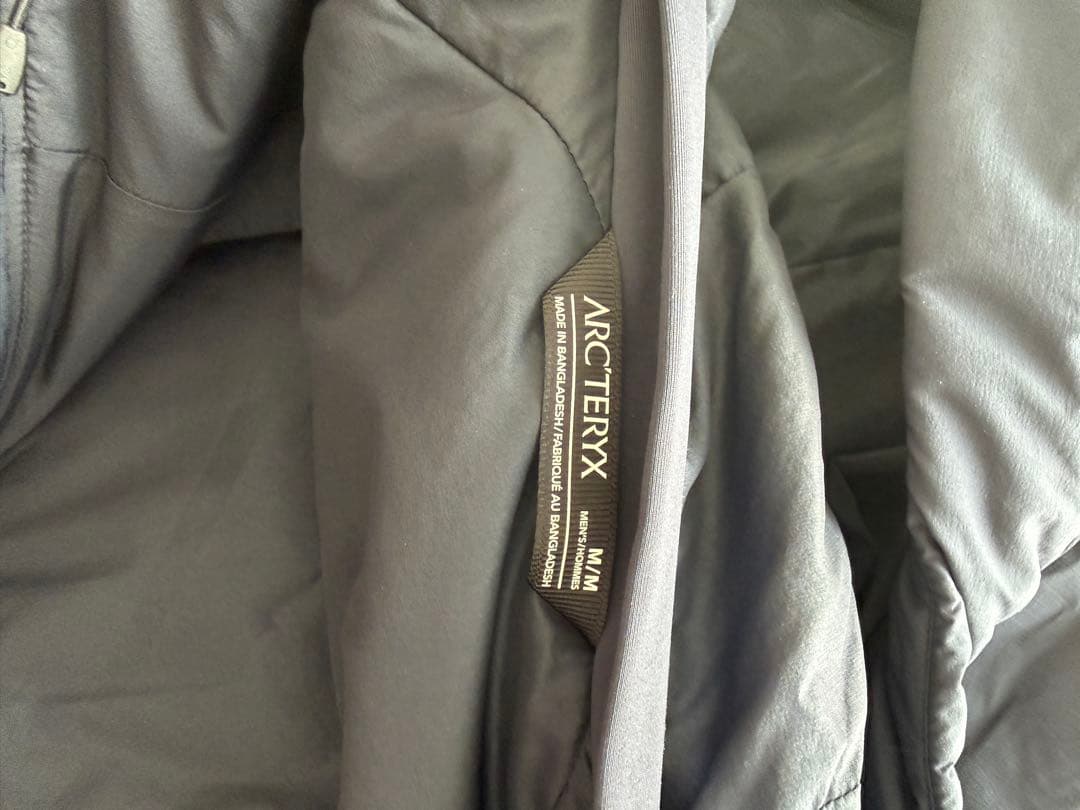 アークテリクス　ATOM HOODY