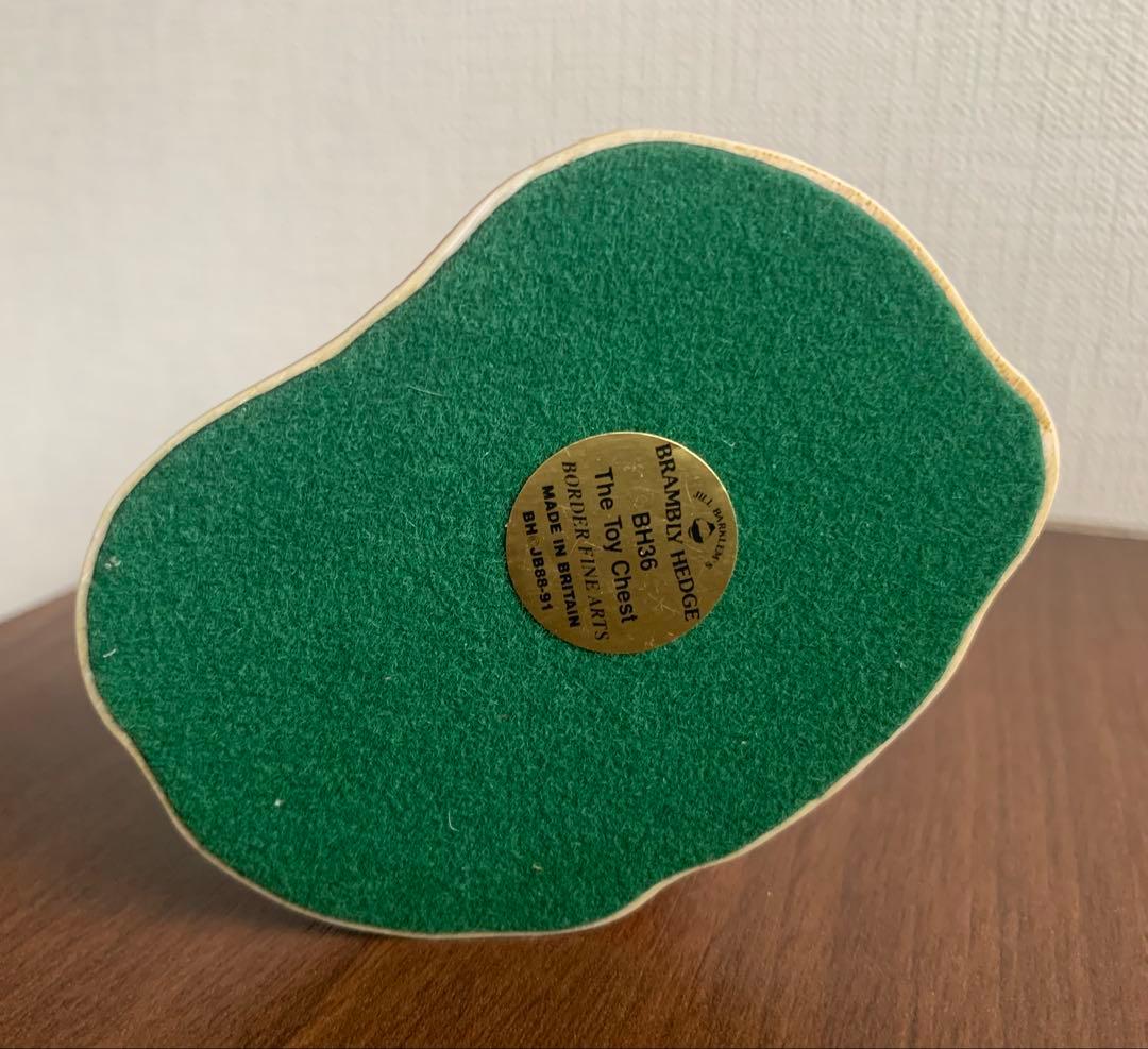 おもちゃ箱 のばらの村のものがたり ブランブリーヘッジ フィギュリン 置物