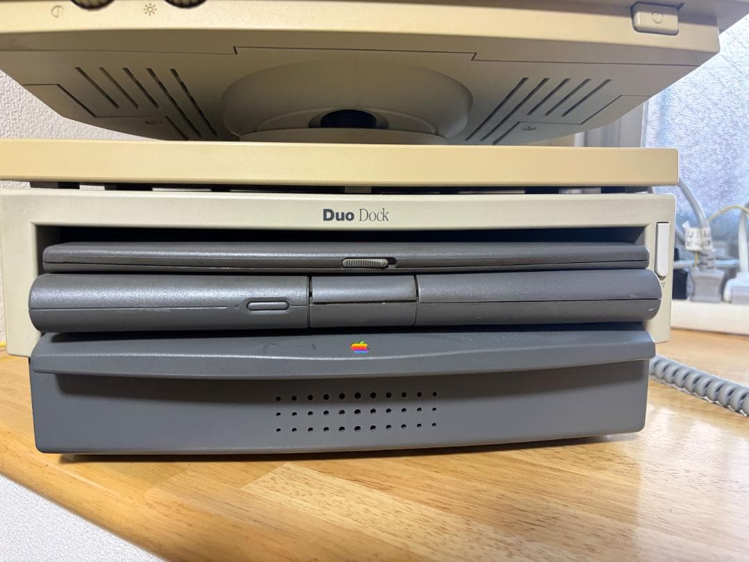 Macデスクトップ Macintosh Duo Dock & Powerbook Duo230