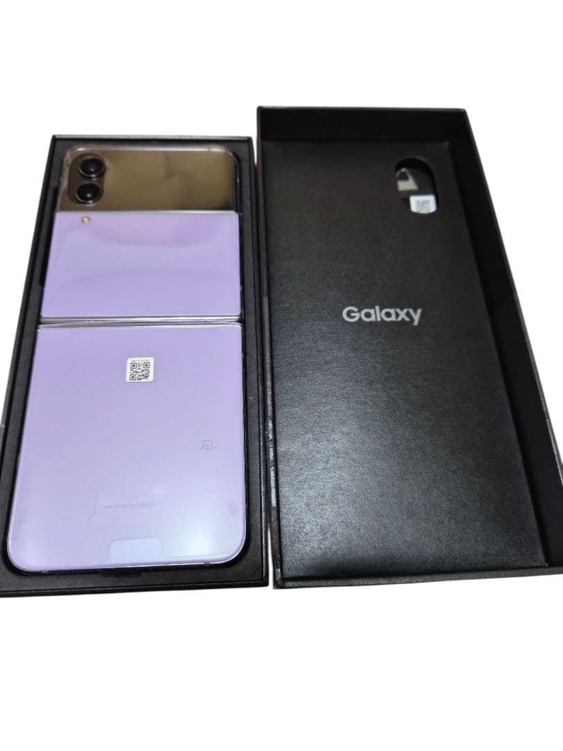 彩です。 Galaxy Z Flip4 ボラパープル 【超美品】