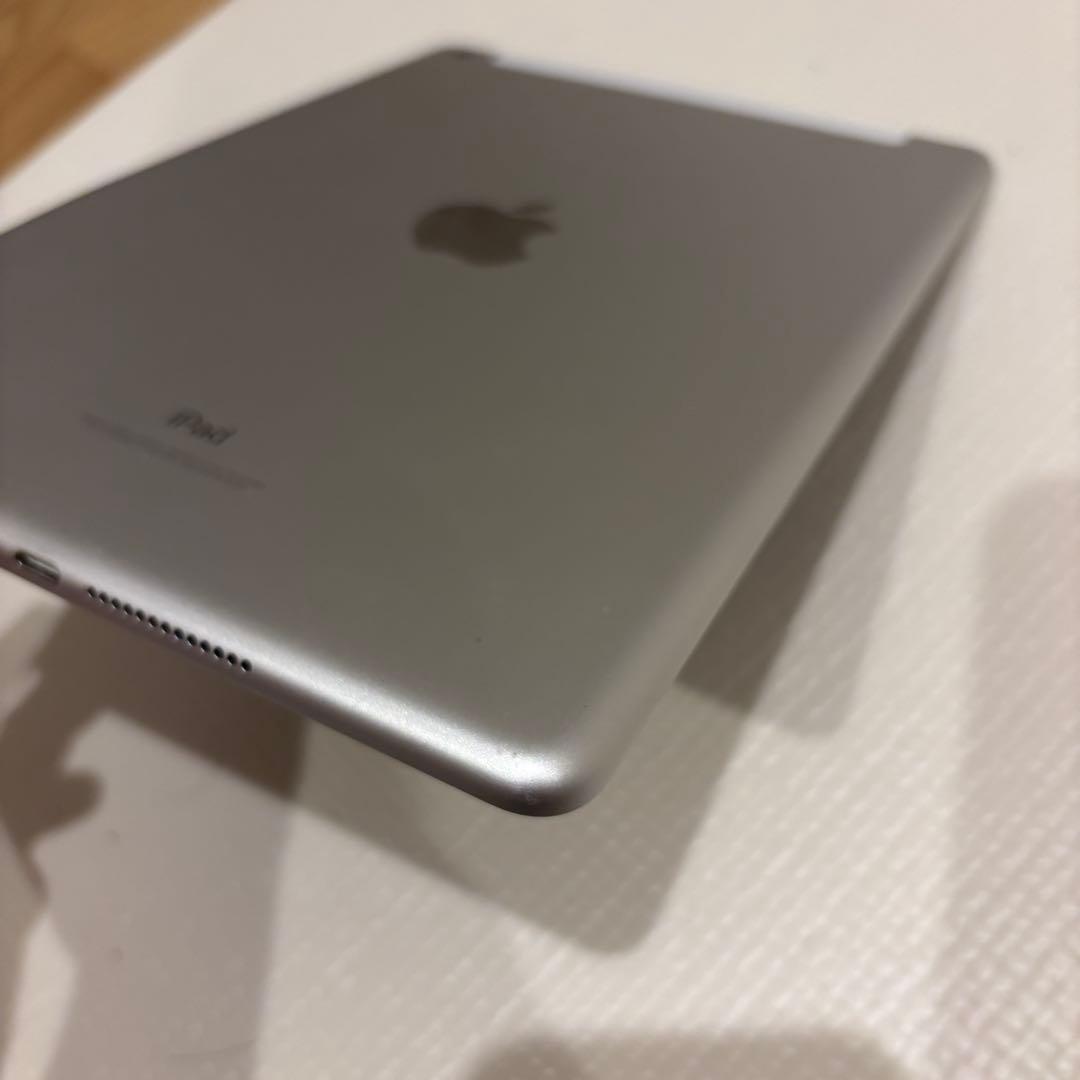 Apple iPad 第6世代 32GB WIFI➕セルラー　バッテリー92%