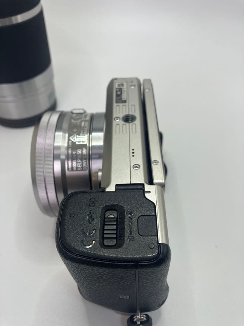 【返品保証・動作良好】SONY α6000 ダブルズームレンズキット シルバー