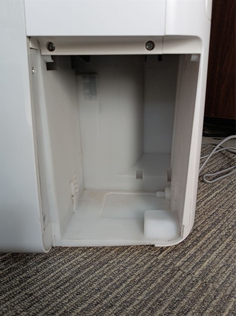 [八6587] シャープ 2020年製 除湿機 CV-J120-W