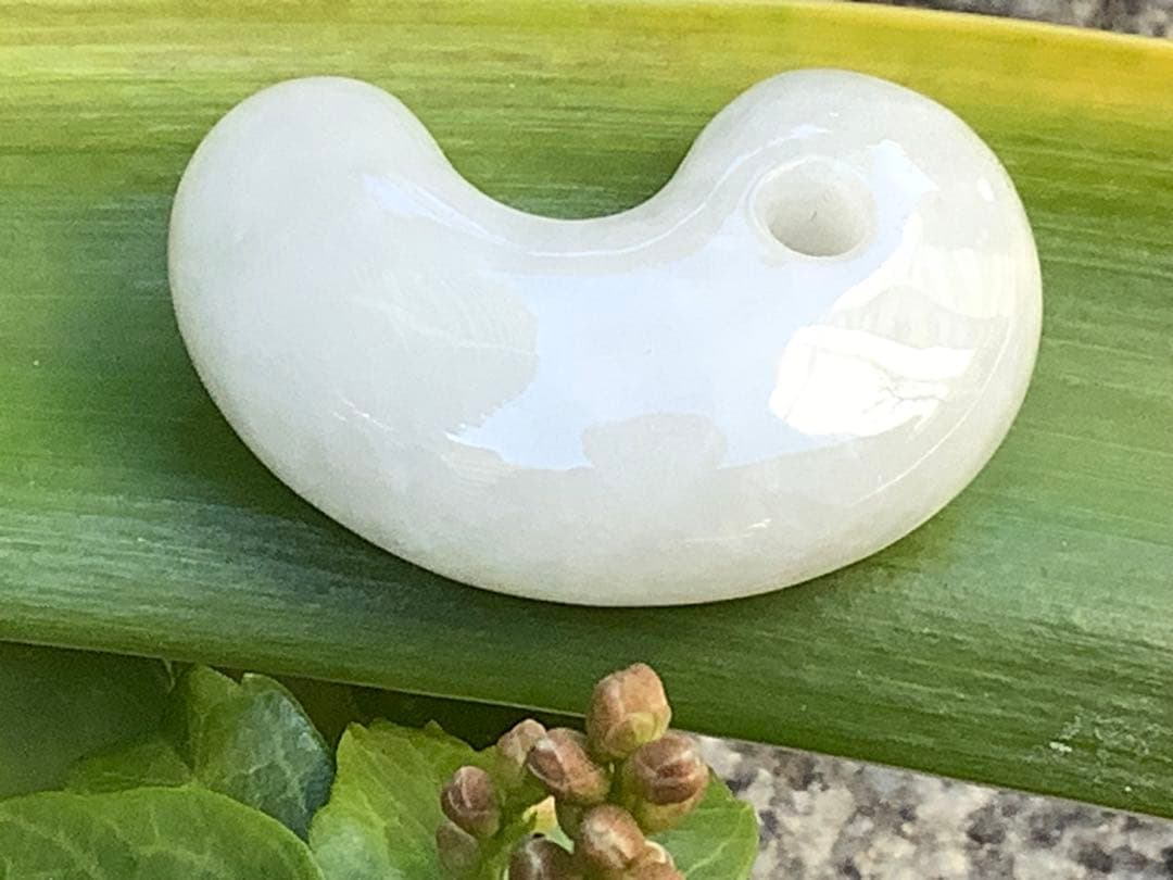 ✳50万円以上の品質‼️ 糸魚川翡翠アイスジェイド　*氷*本物　鑑別書付極上品‼️