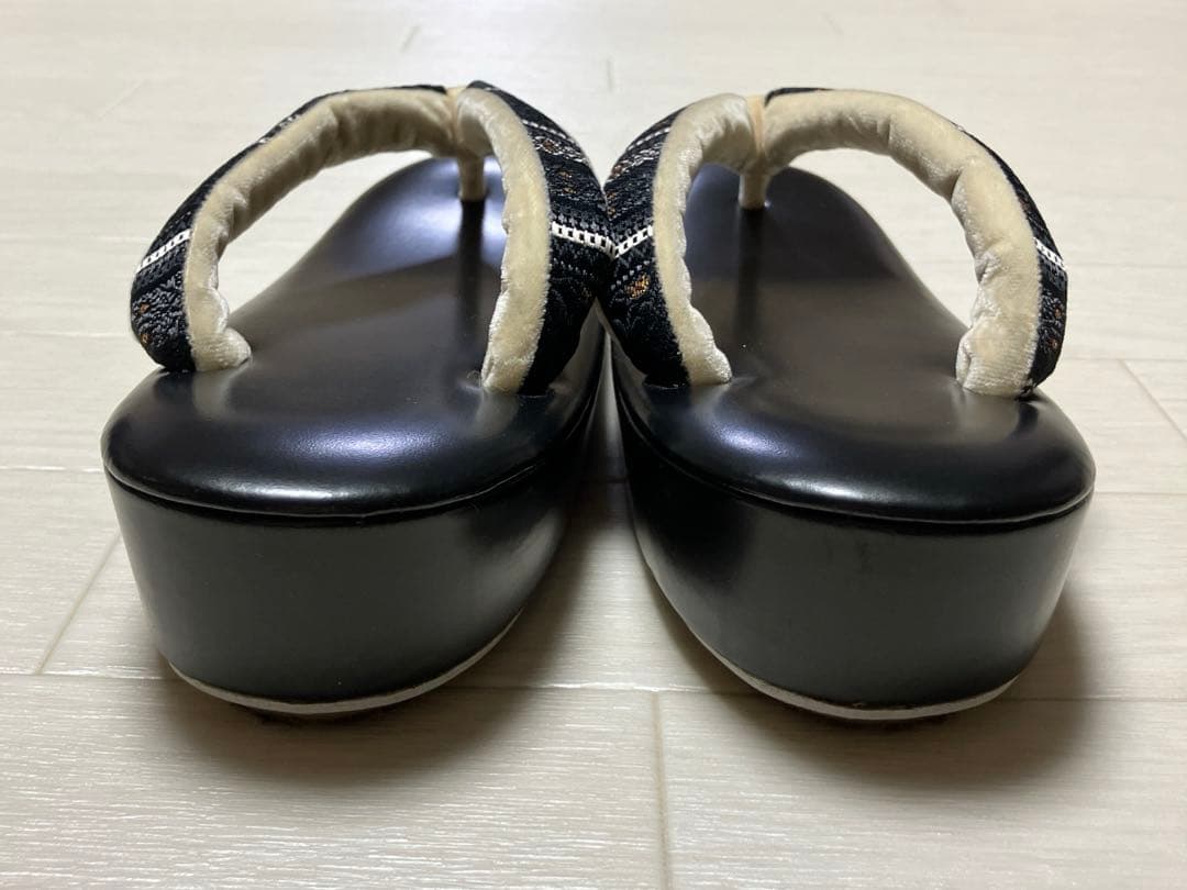 《美品・箱付き》草履バッグセット　黒　金糸　刺繍　大きめバッグ