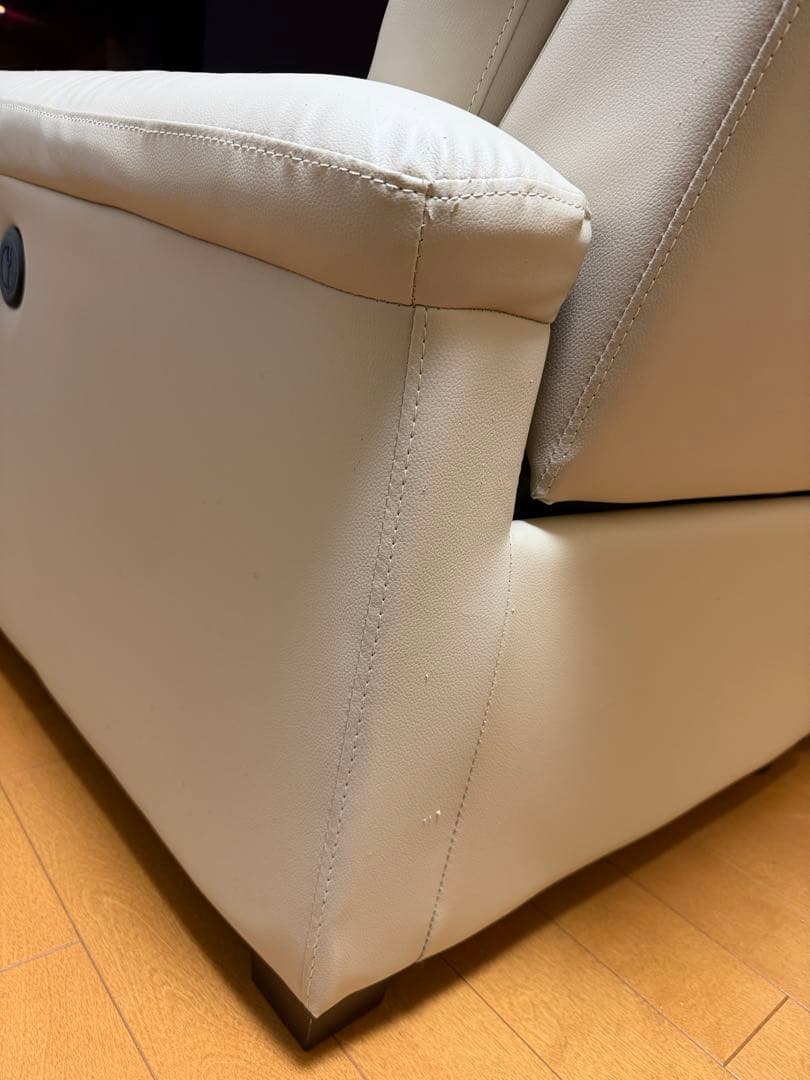 NITORI 電動ソファ（2人掛け／収納テーブル付き）