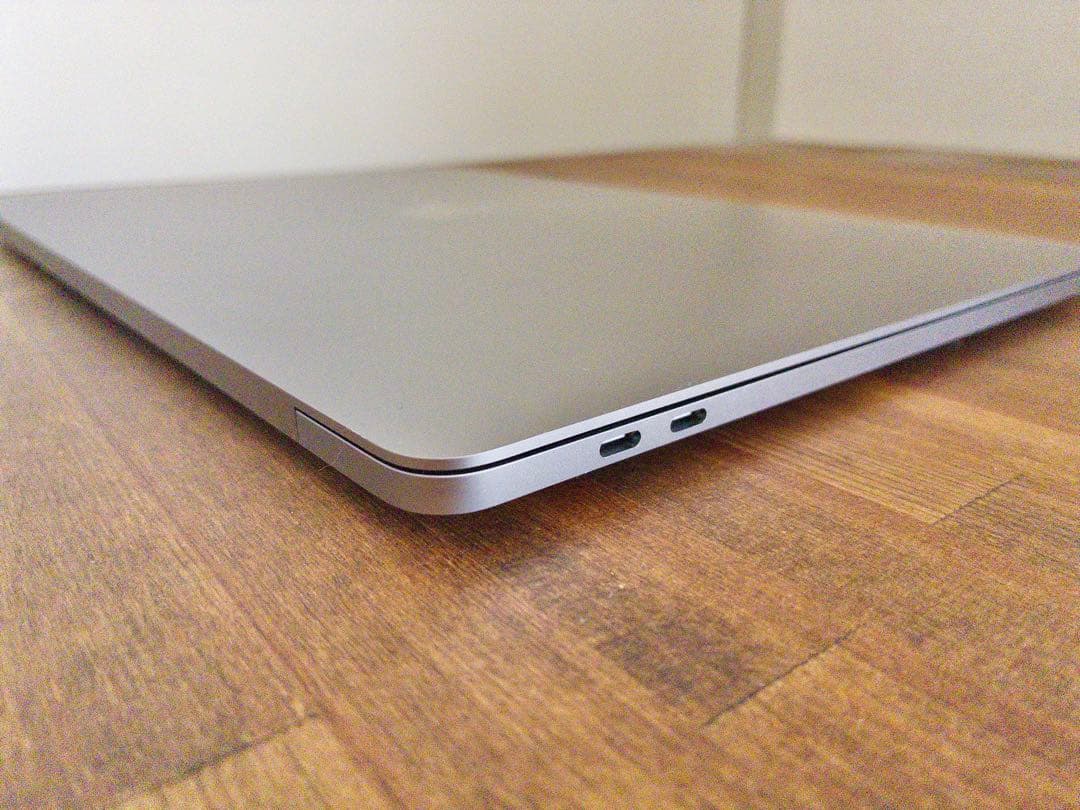MacBook Pro Mid 2018 15インチ Core i7