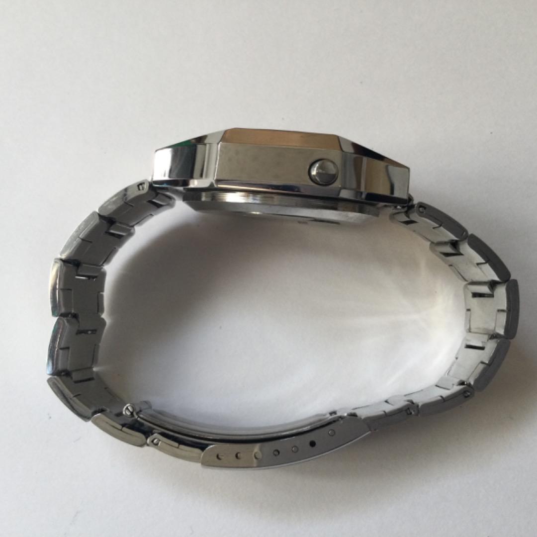 腕時計：アンティーク　デジタル時計（2個セット）