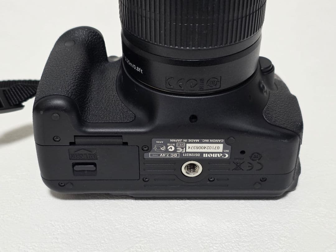 【送料込み】キャノン Canon EOS Kiss X5 デジタル一眼レフカメラ