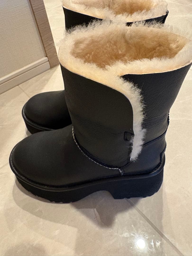 UGG× FRAY I.D W ESMEE LEATHER BOOT 24