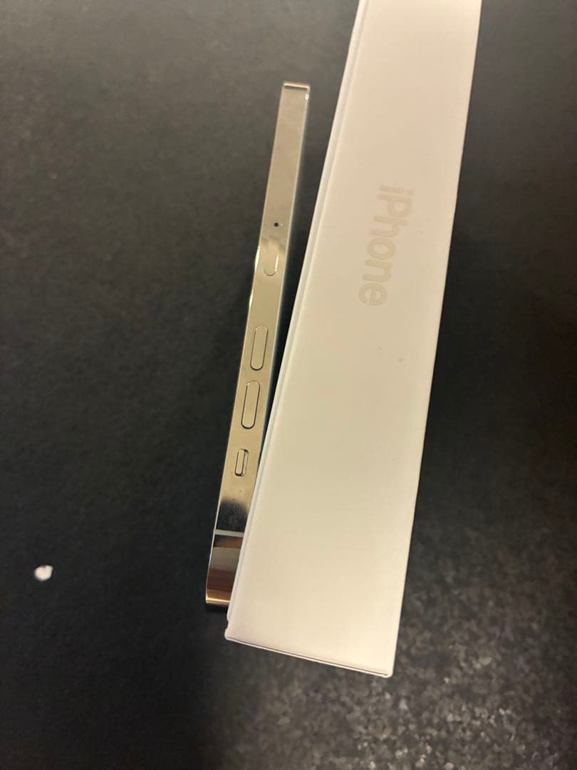 【期間限定価格】iPhone14 pro 256GB シルバー　美品