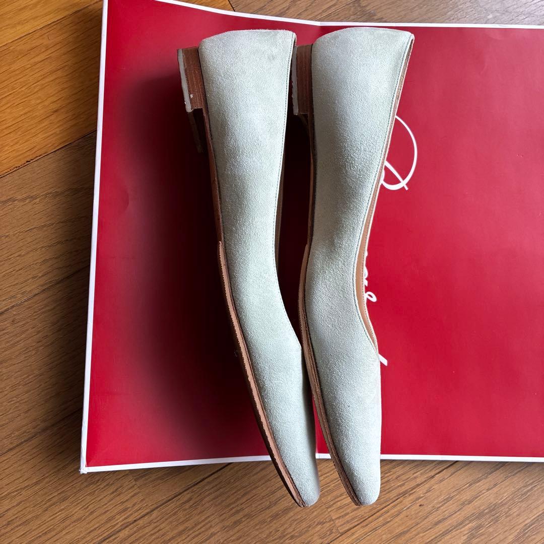 m*m様 Manolo Blahnik ライトグレー フラットシューズ