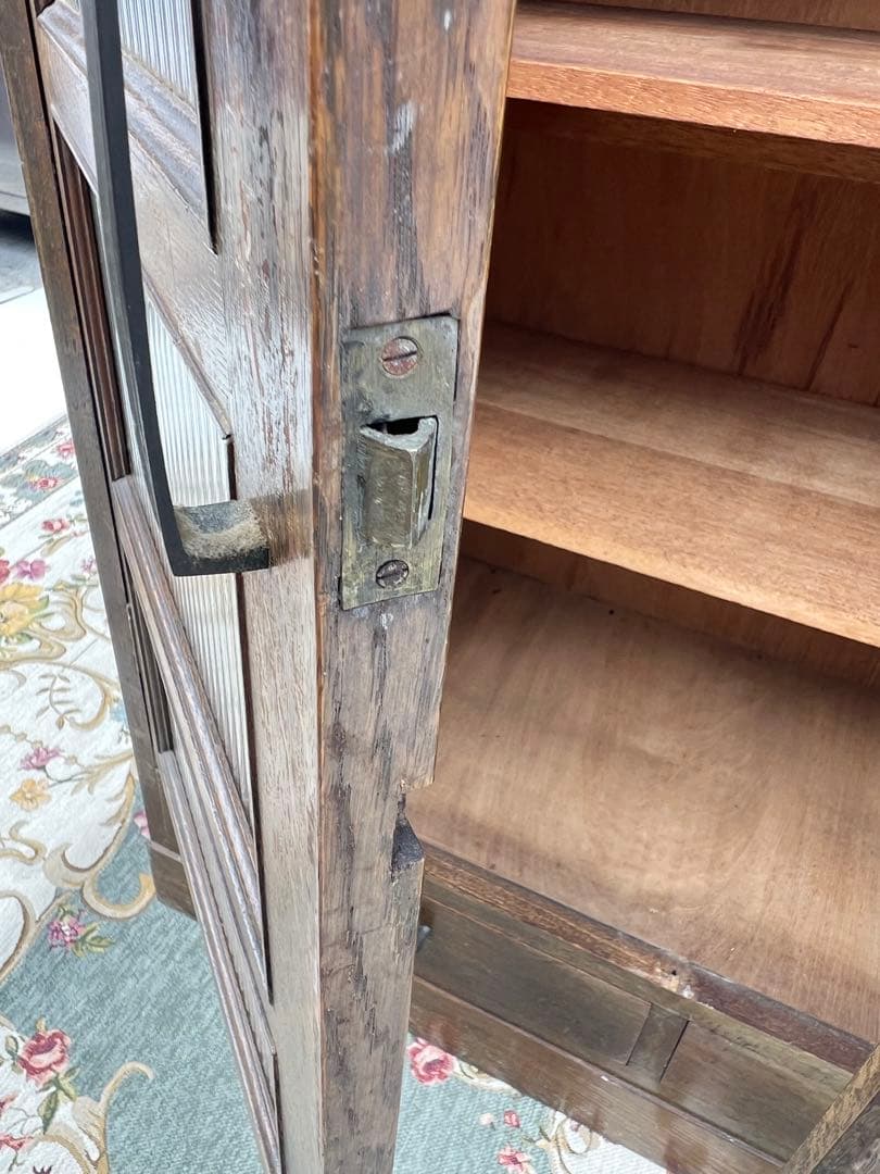 木製ガラス扉キャビネットアンティーク