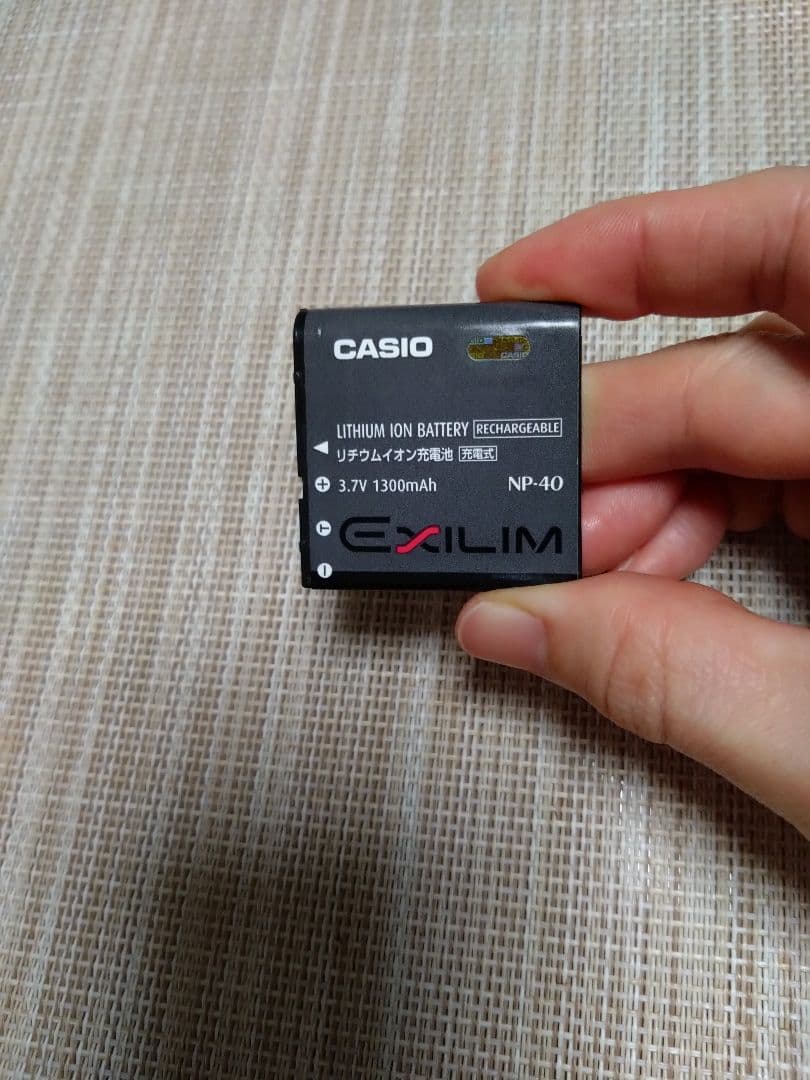 CASIO EXILIM 10.1メガピクセル デジタルカメラ　ブラウン