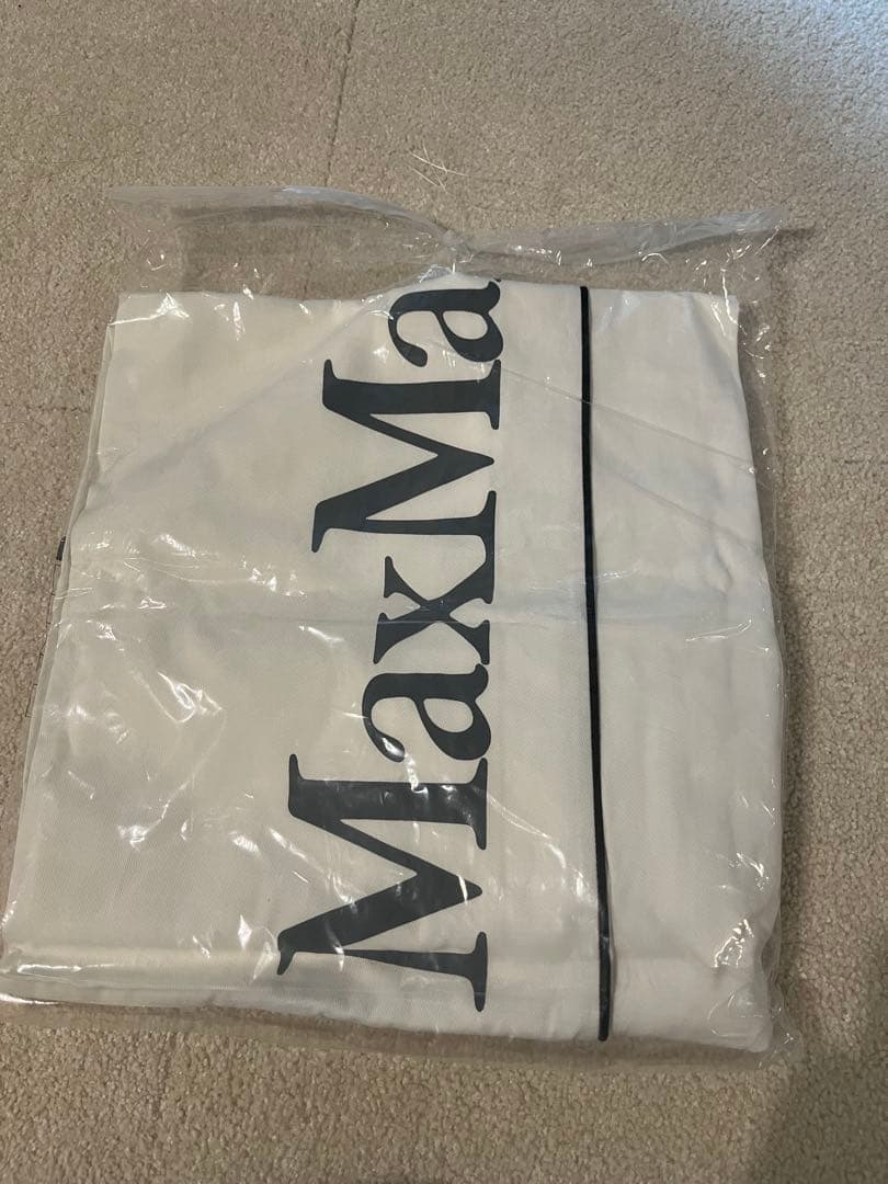 新品未使用タグ付き★マックスマーラ★テディベアケープ