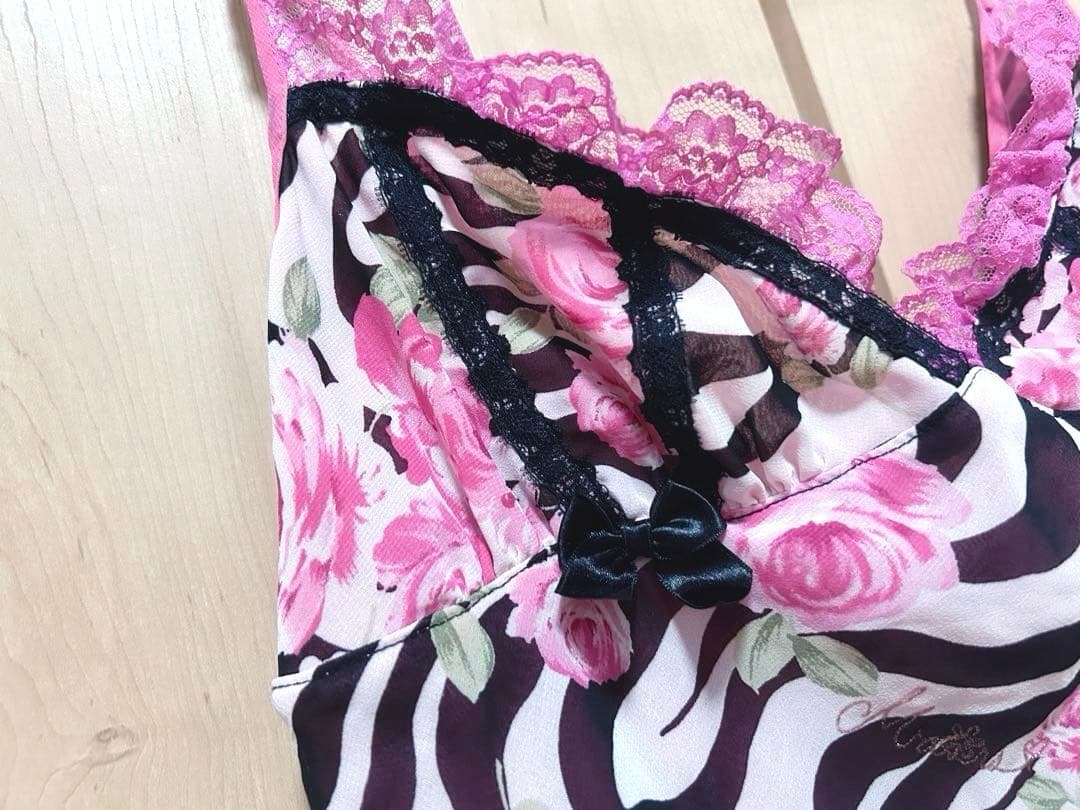 MA✽RS♡武藤静香ちゃん着用♡カタログ掲載♡ゼブラ薔薇柄キャミトップス♡ピンク