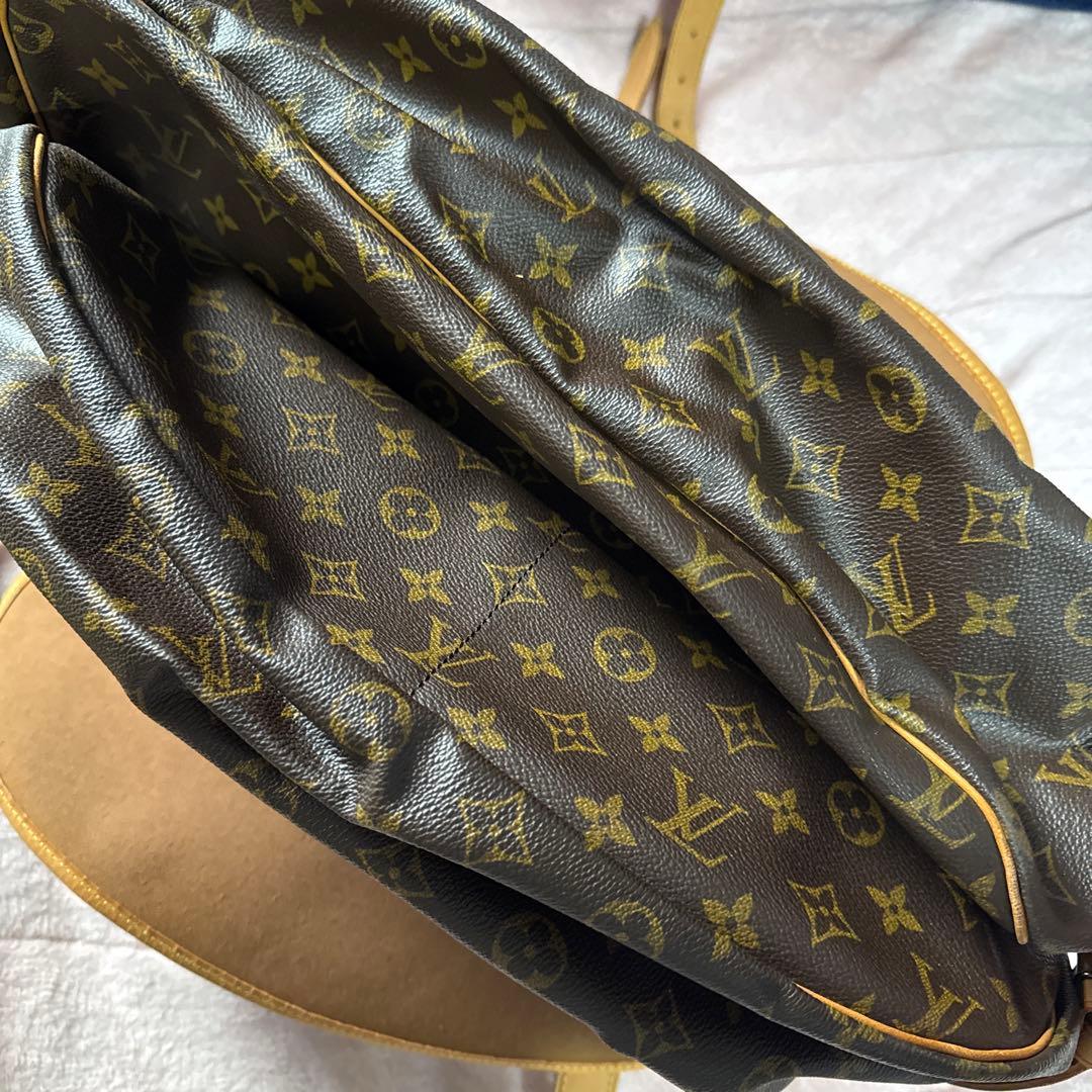ルイ・ヴィトン　ショルダーバッグ ソミュール43 モノグラムキャンバス