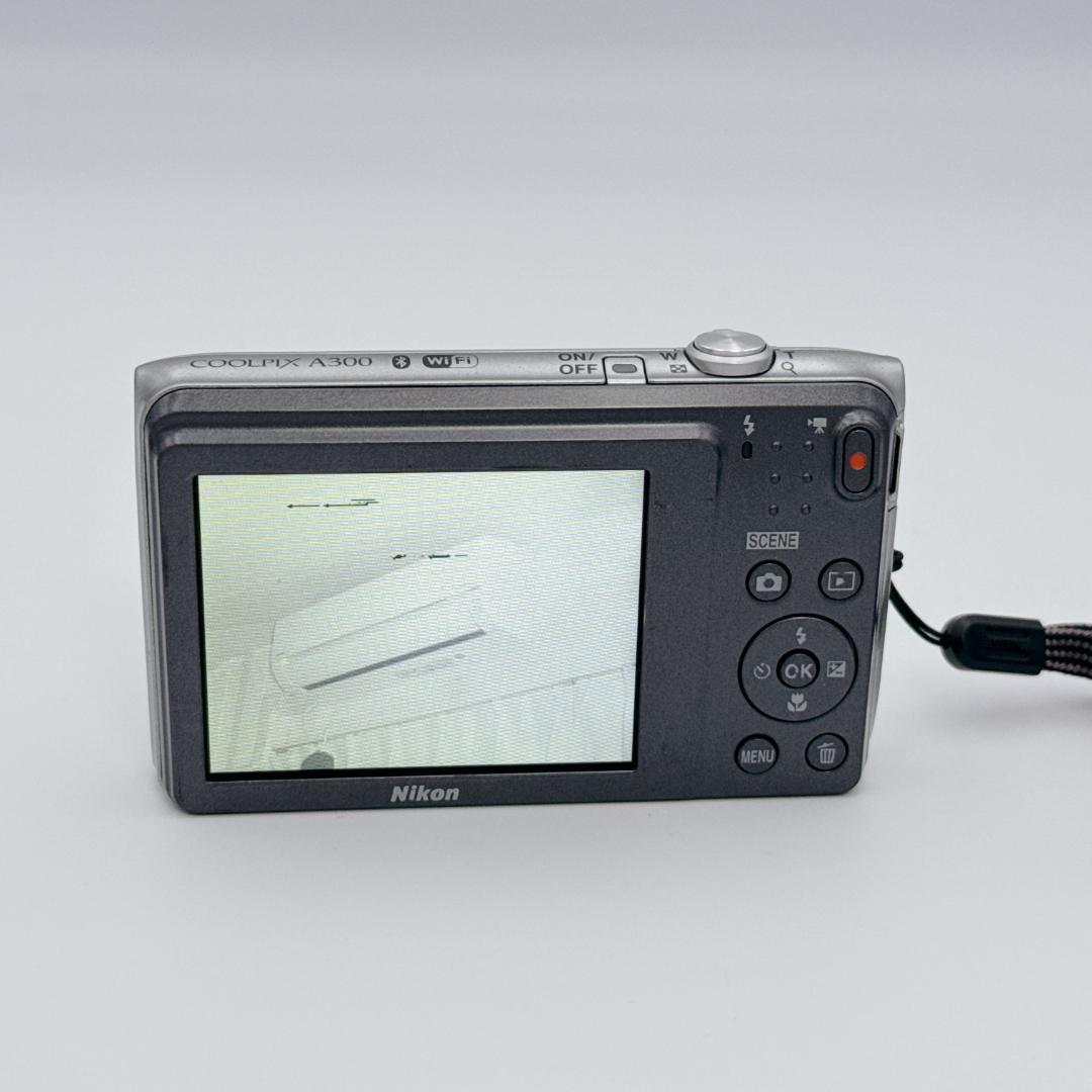 【概ね美品】Nikon COOLPIX A300 デジタルカメラ シルバー