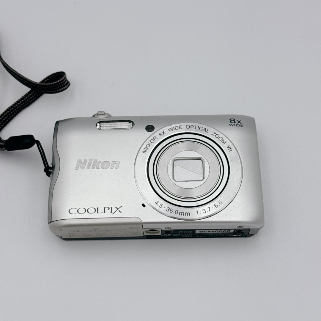 【概ね美品】Nikon COOLPIX A300 デジタルカメラ シルバー