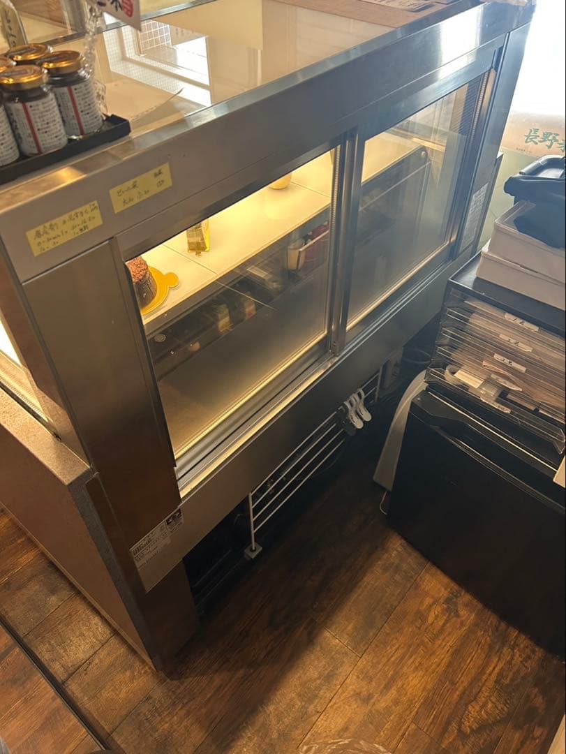 大和冷機工業　洋菓子用冷蔵ショーケース　 型式　CO-04SHOT-DB