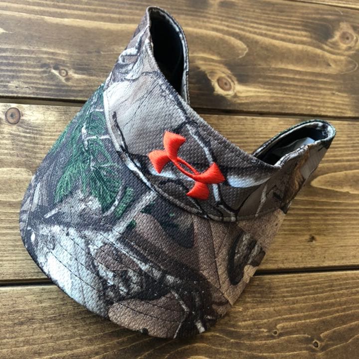 レア⭐︎アンダーアーマー　サンバイザー　リアルツリー