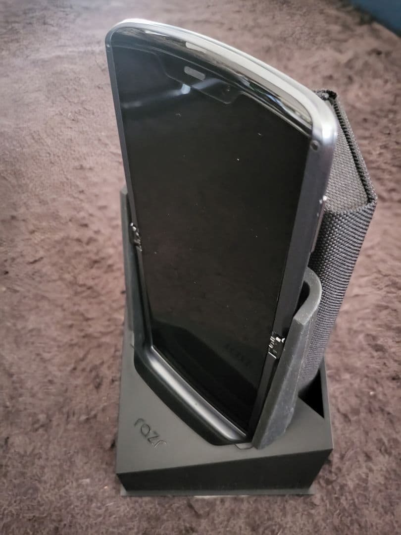 motorola razr 5g 1年使用　国内購入　基盤交換済