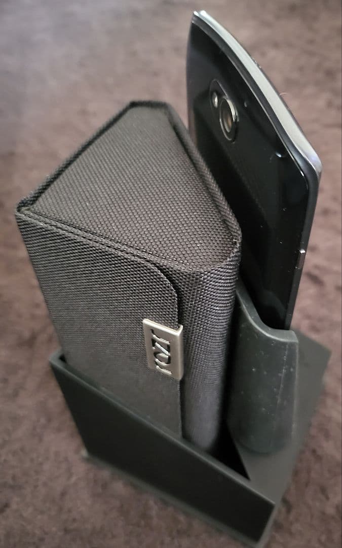 motorola razr 5g 1年使用　国内購入　基盤交換済