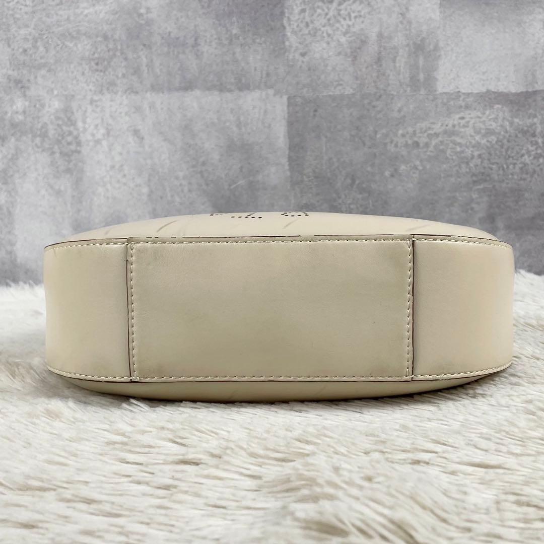 美品 ステラマッカートニー レザー トートバッグ パンチング ハーフムーン 白