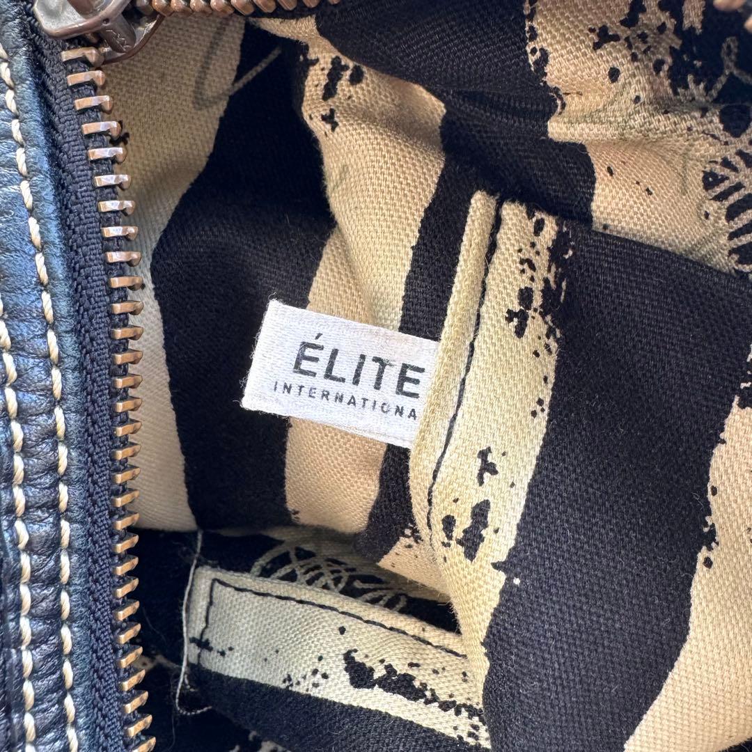 希少品 ヴィヴィアンウエストウッド ショルダーバッグ アコード筒型 オーブ型押し