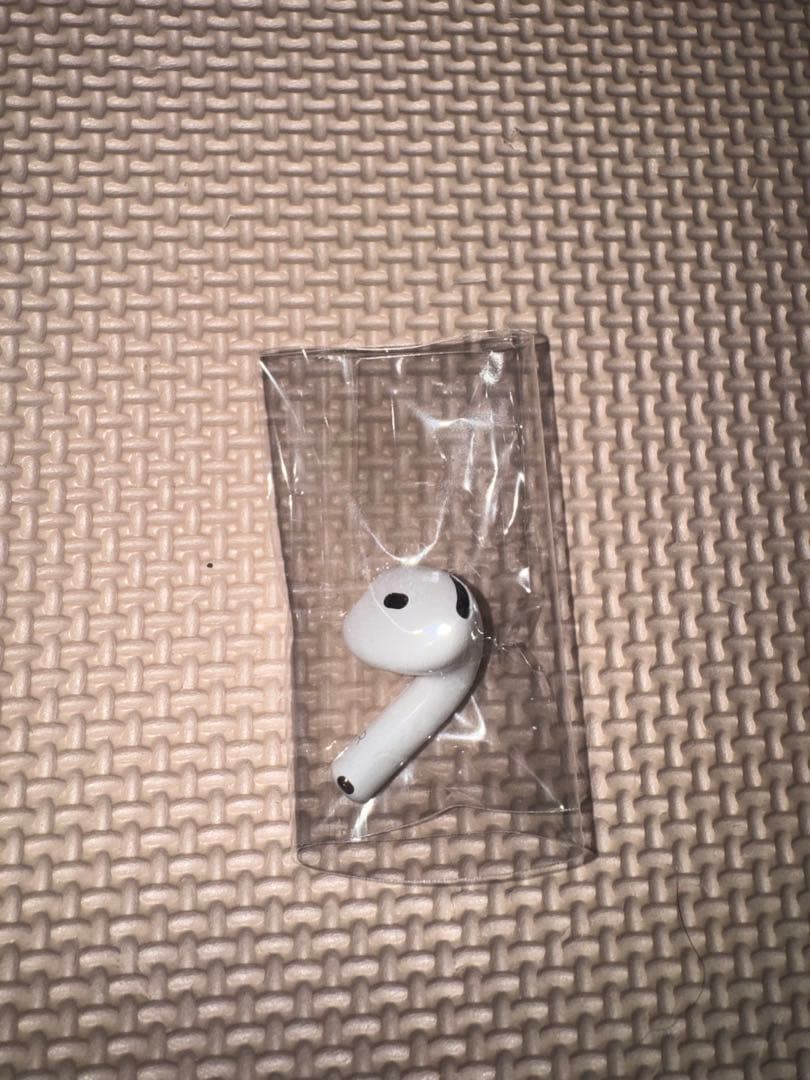 未使用 AirPods 4世代　右側のみ アクティブノイズキャンセリング