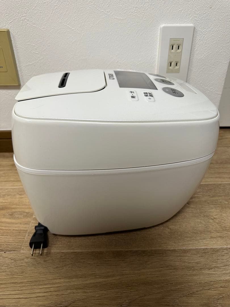 TIGER 圧力IH炊飯ジャー JPB-R100 5.5合炊き 2016年製