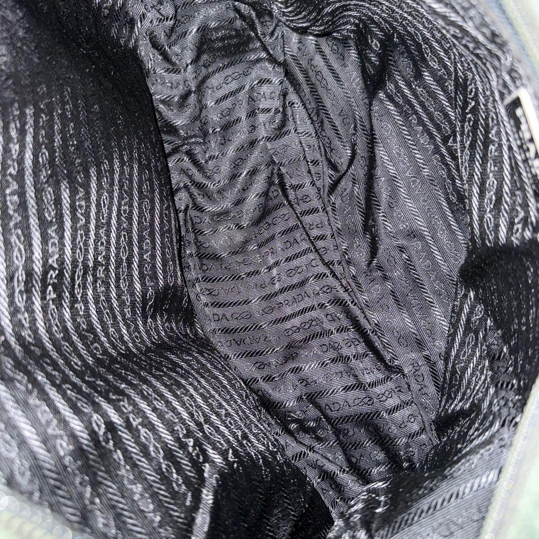 PRADA　プラダ　ショルダーバッグ　メッセンジャー　ナイロン　ロゴプレート