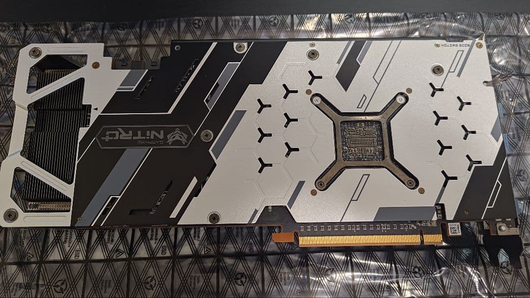 グラフィックボード・グラボ・ビデオカード SAPPHIRE NITRO+ RX5700XT 8G GDDR6