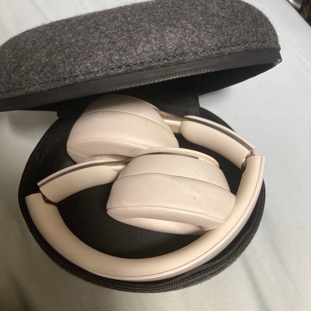 Beats Solo Pro ワイヤレスヘッドホン アイボリー