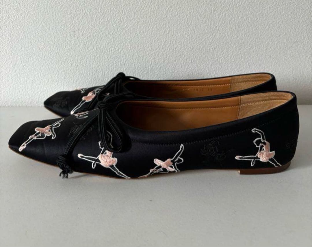 【ほぼ新品】　裏張り済み　刺繍フラットシューズ