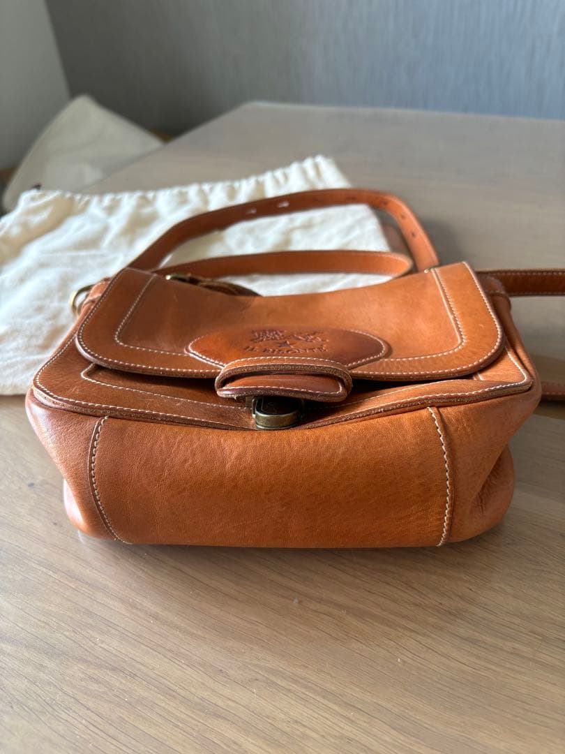 イルビゾンテ⭐︎ヌメ革ショルダーバッグ