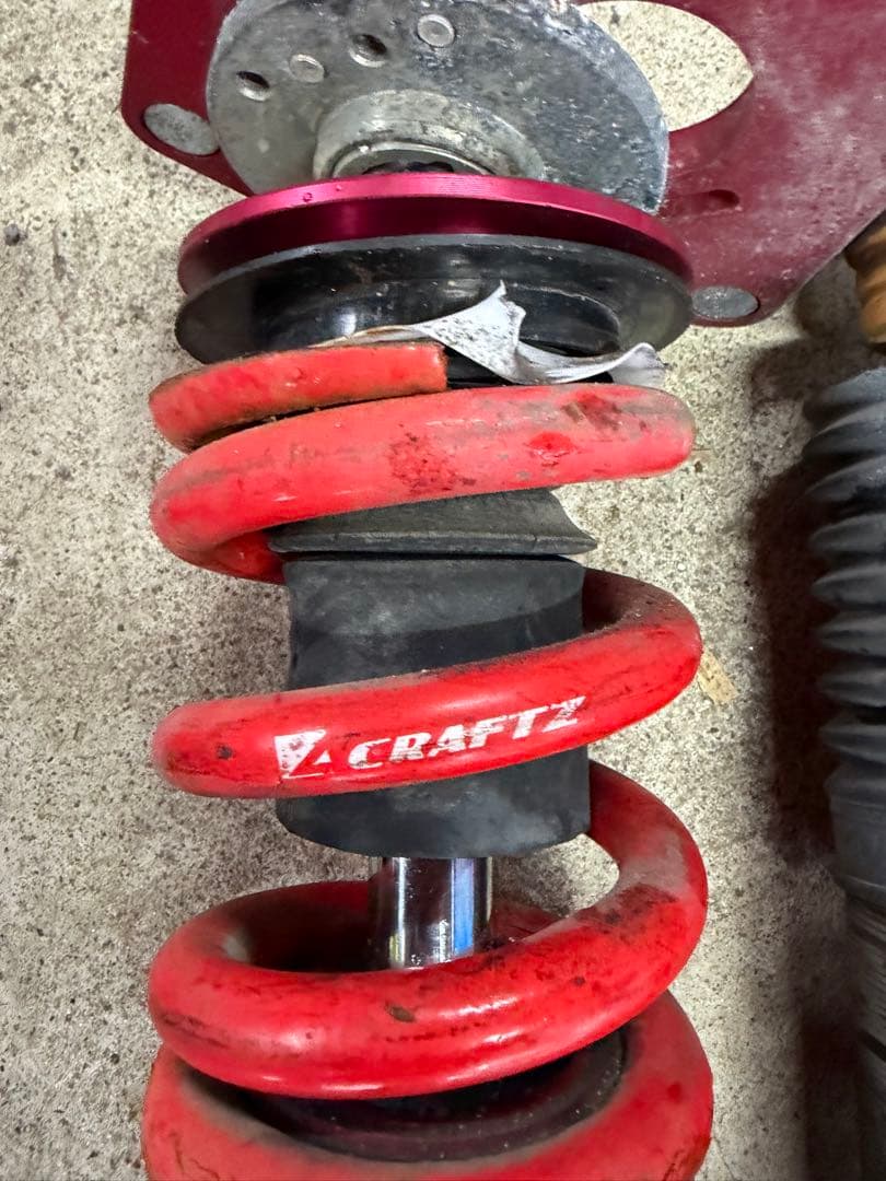 プリウスアルファの車高調　メーカー不明