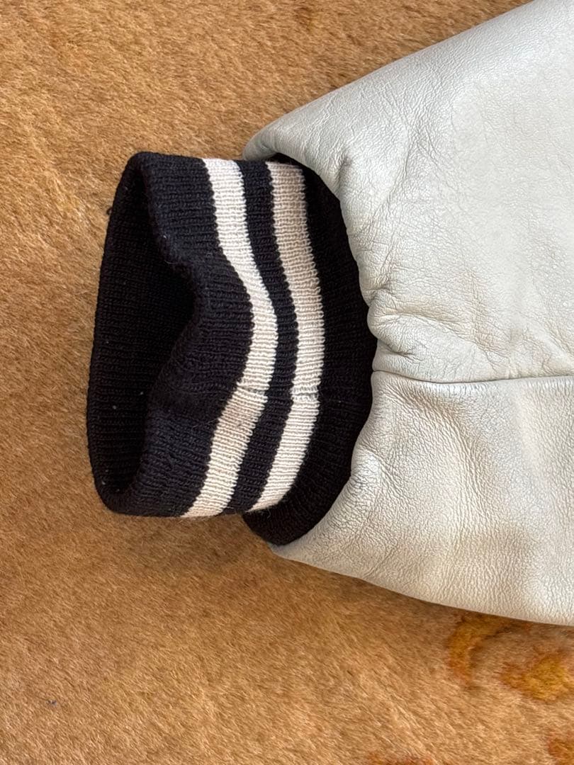 Schott スタジャン