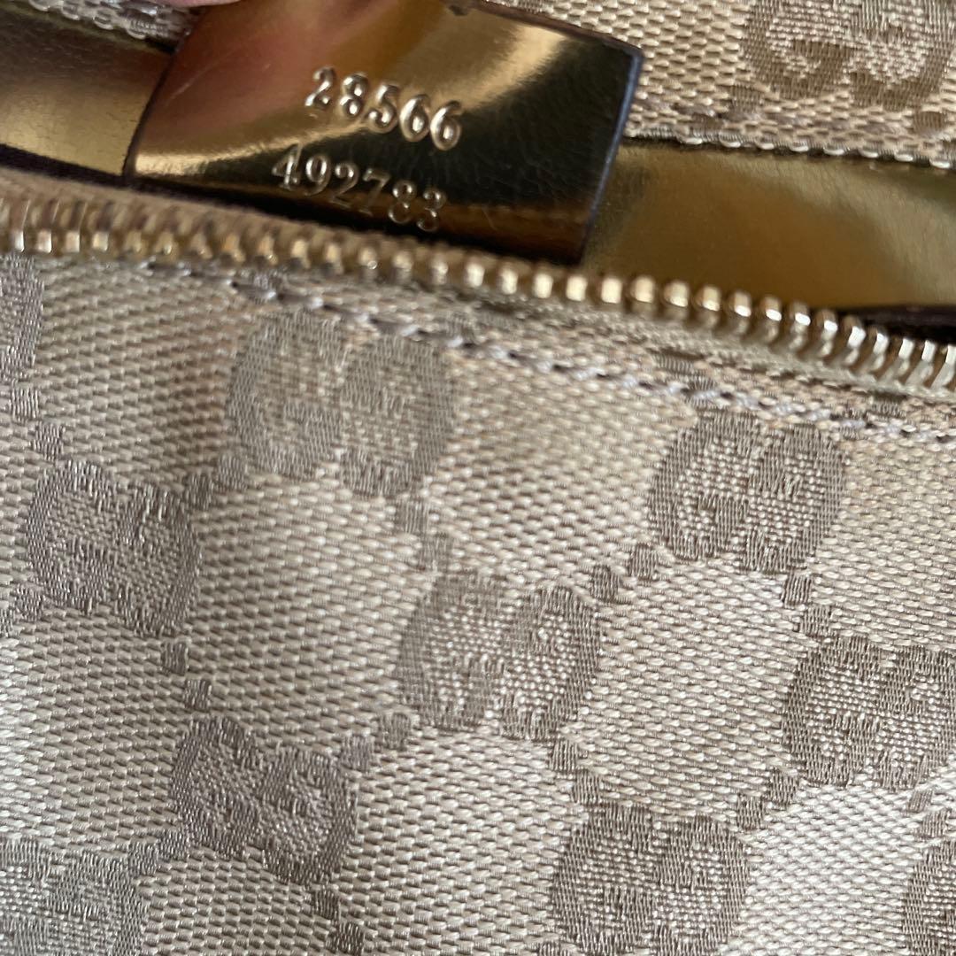 GUCCI ベージュ ボディバッグ