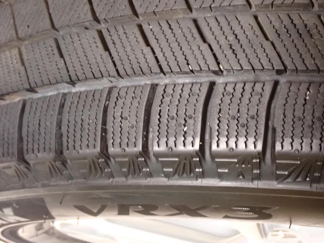 ヤリスクロス 純正 16インチ スタッドレスタイヤ 4本・60系プリウス使用可