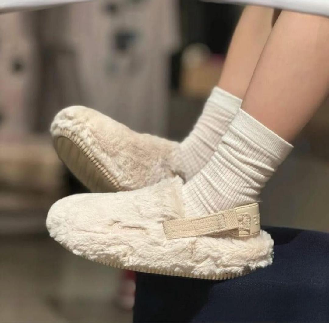 新品 24㎝ ナイキ W CALM MULE ファー NIKE サンダル