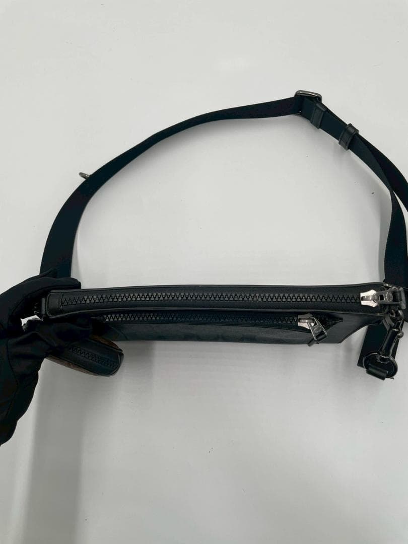 coach　コーチ　ホールデン　クロスボディ　シグネイチャー　キャンバス